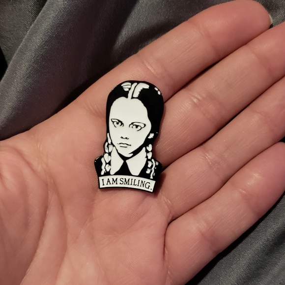 NEW I Am Smiling Wednesday Adams Metal Enamel Pin - Picture 3 of 6